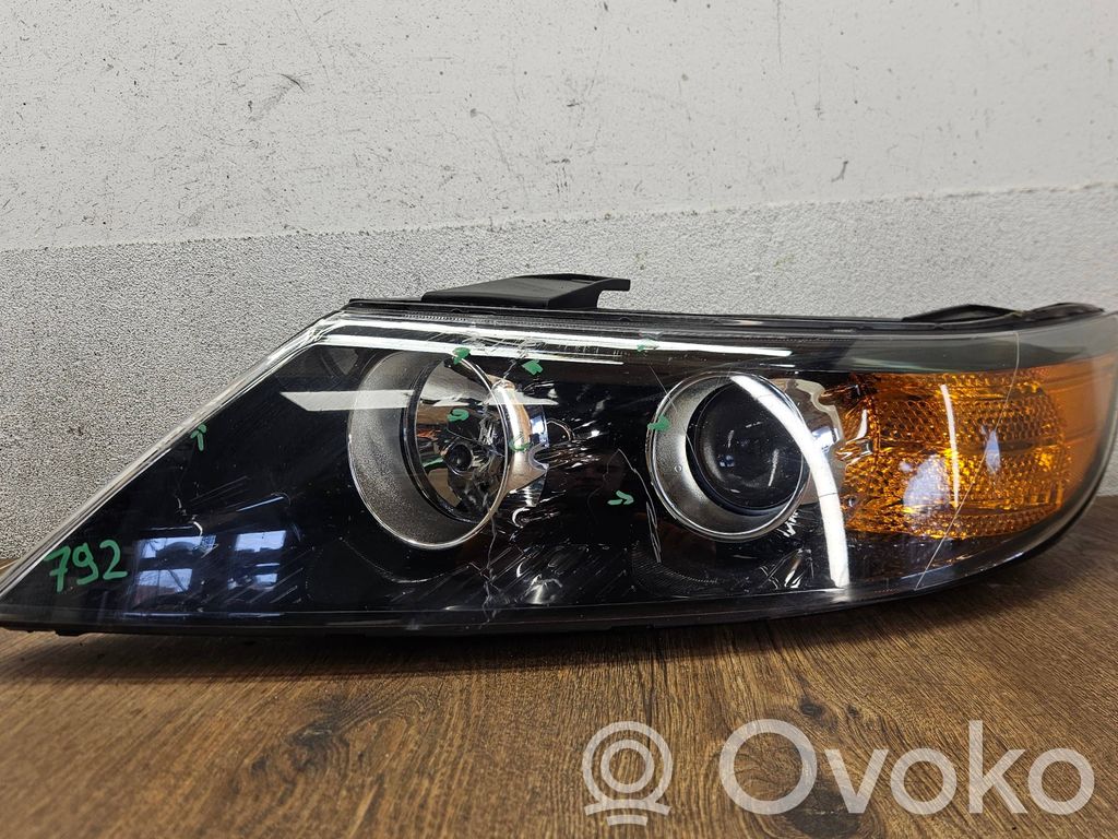 KIA Sorento Headlight/headlamp 