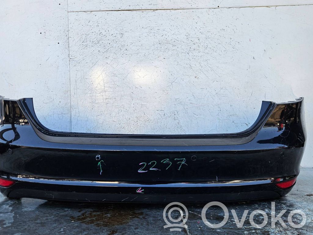 Volkswagen Jetta VI Parachoques 