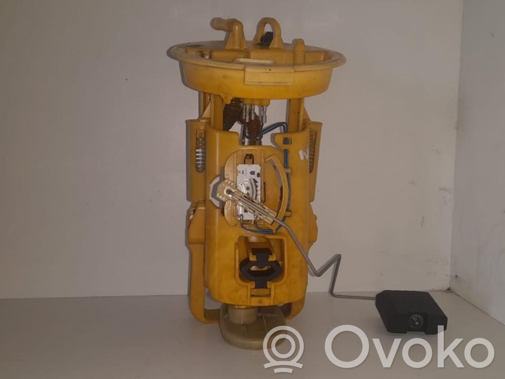 Bomba interna de combustible   6750582