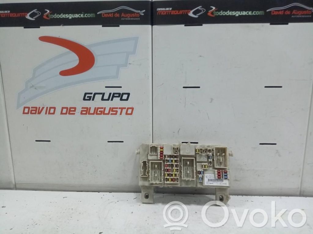Fuse module   7M5T14H073DB