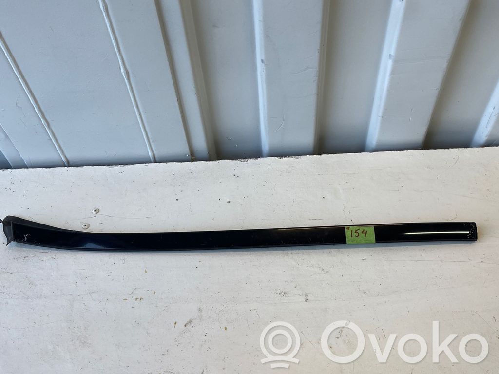 Mercedes-Benz C W205 Katon muotolistan suoja 