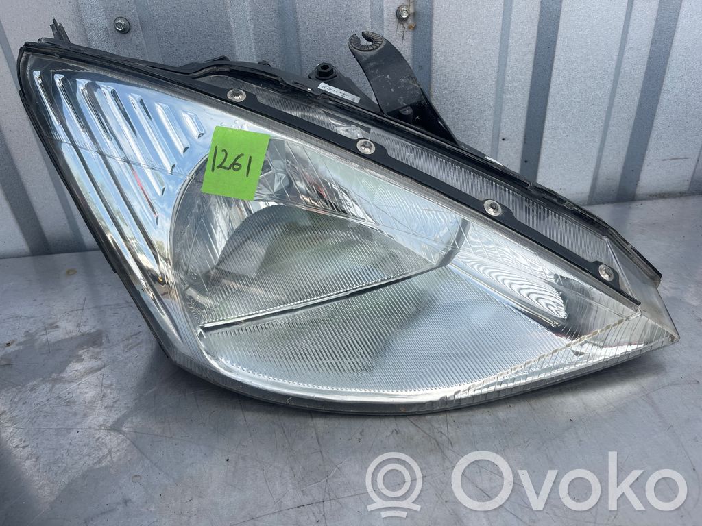Ford Focus Headlight/headlamp 