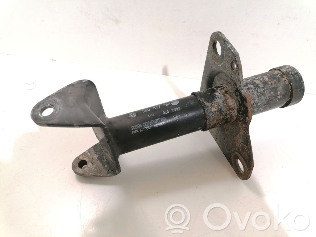 Volkswagen PASSAT B5 Front bumper mounting bracket 