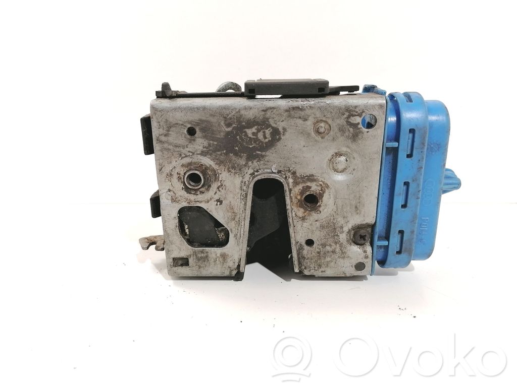 Audi A4 S4 B5 8D Galinių durų spyna 
