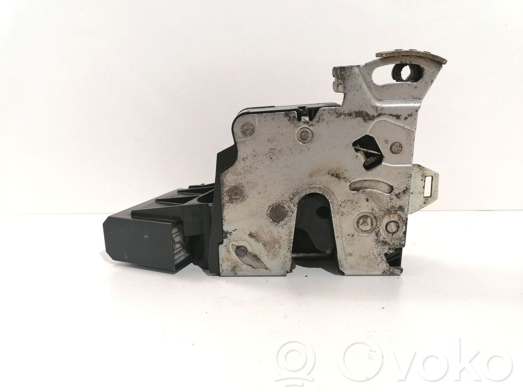 BMW 5 E39 Priekinė durų spyna 
