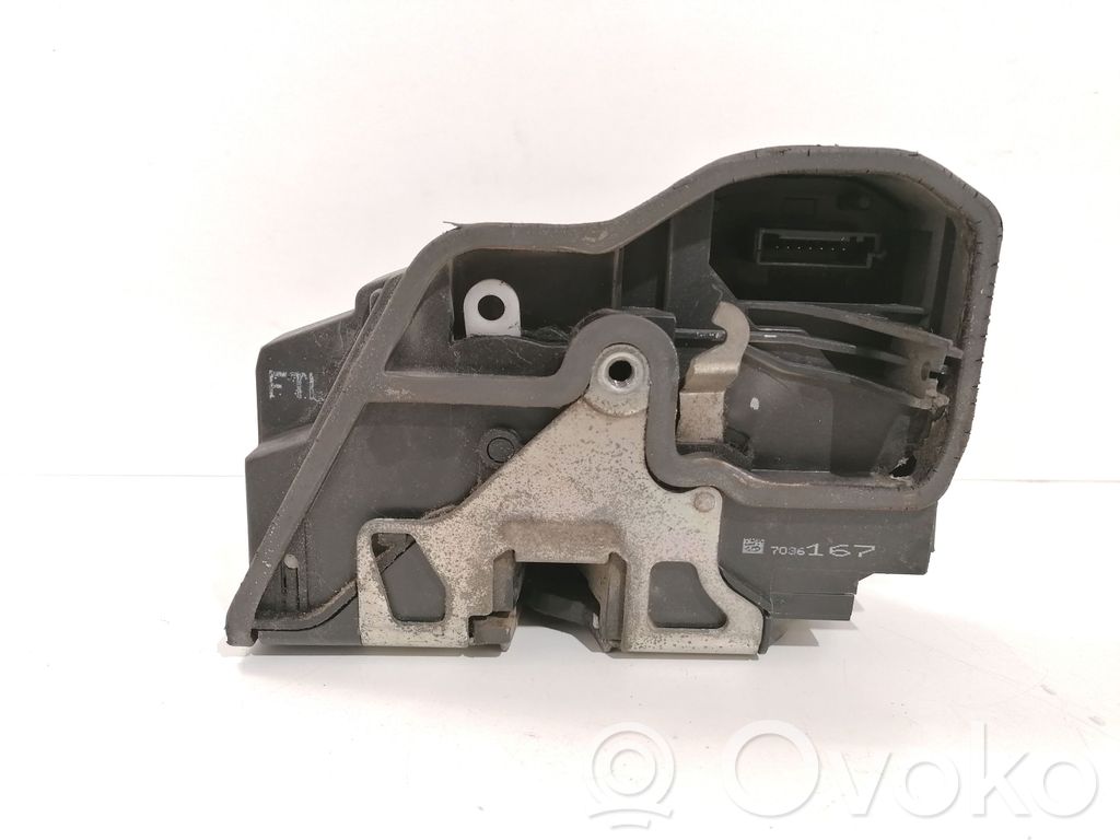 BMW 7 E65 E66 Priekinė durų spyna 