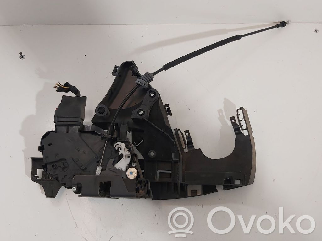 Volvo V50 Front door lock 