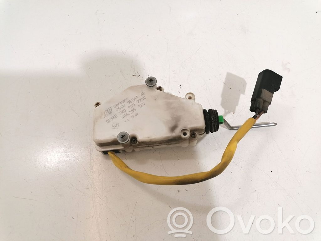 Volkswagen Sharan Fuel tank cap lock motor 