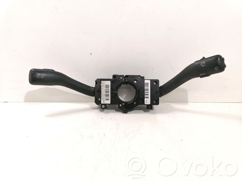 Volkswagen Golf IV Wiper turn signal indicator stalk/switch 