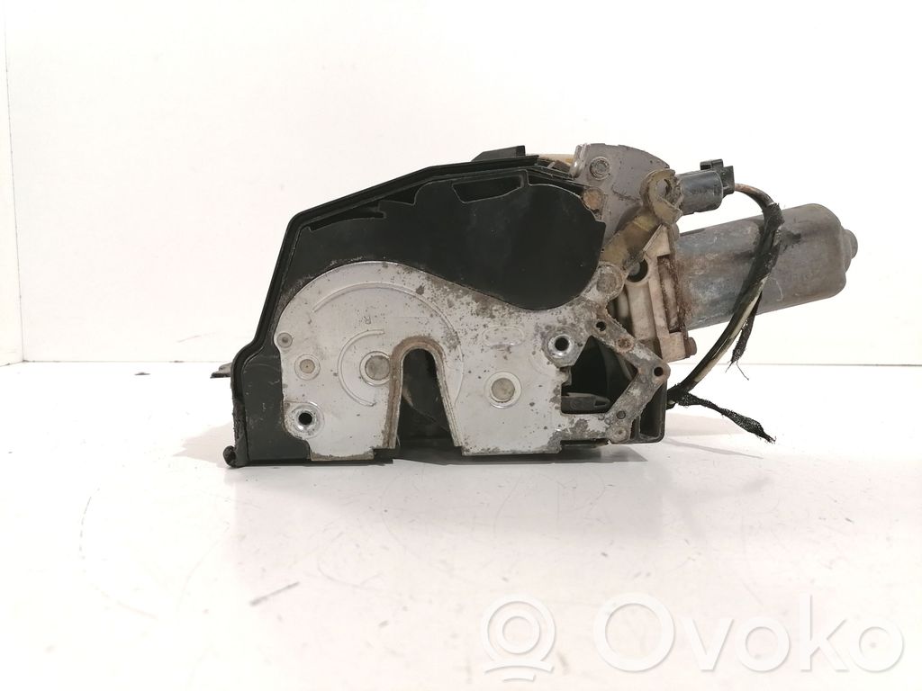 BMW 7 E65 E66 Galinių durų spyna 