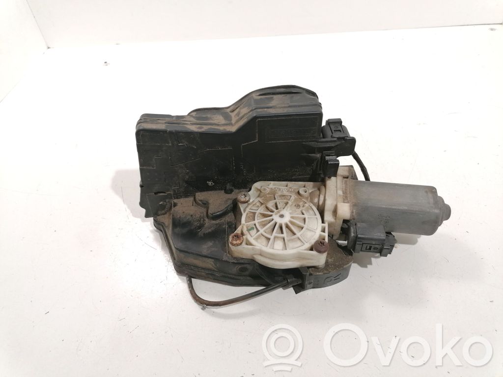 BMW 7 E65 E66 Galinių durų spyna 