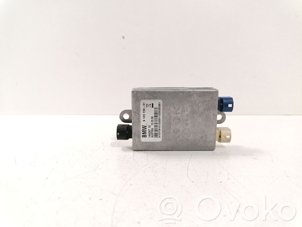 BMW 1 E81 E87 Antenos stiprintuvas 