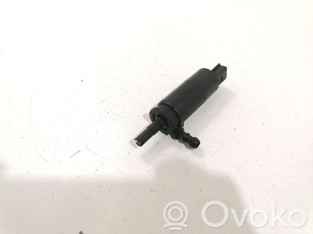 BMW 1 E81 E87 Headlight washer pump 