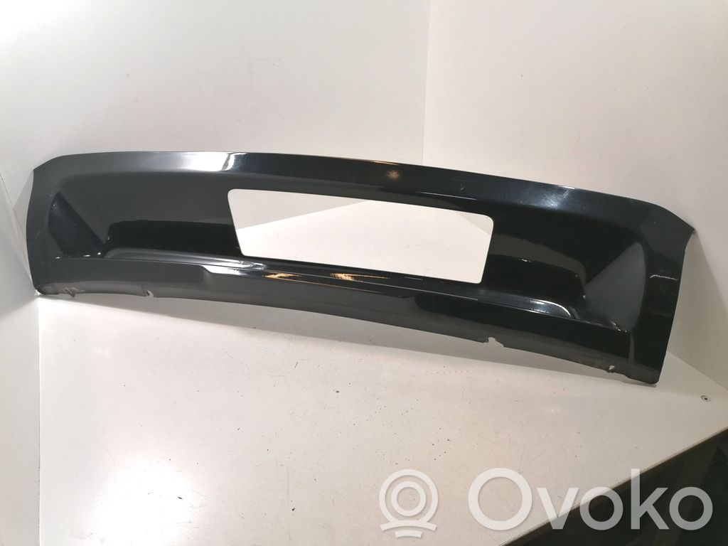 Porsche Cayenne (92A) Moldura inferior del parachoques trasero 