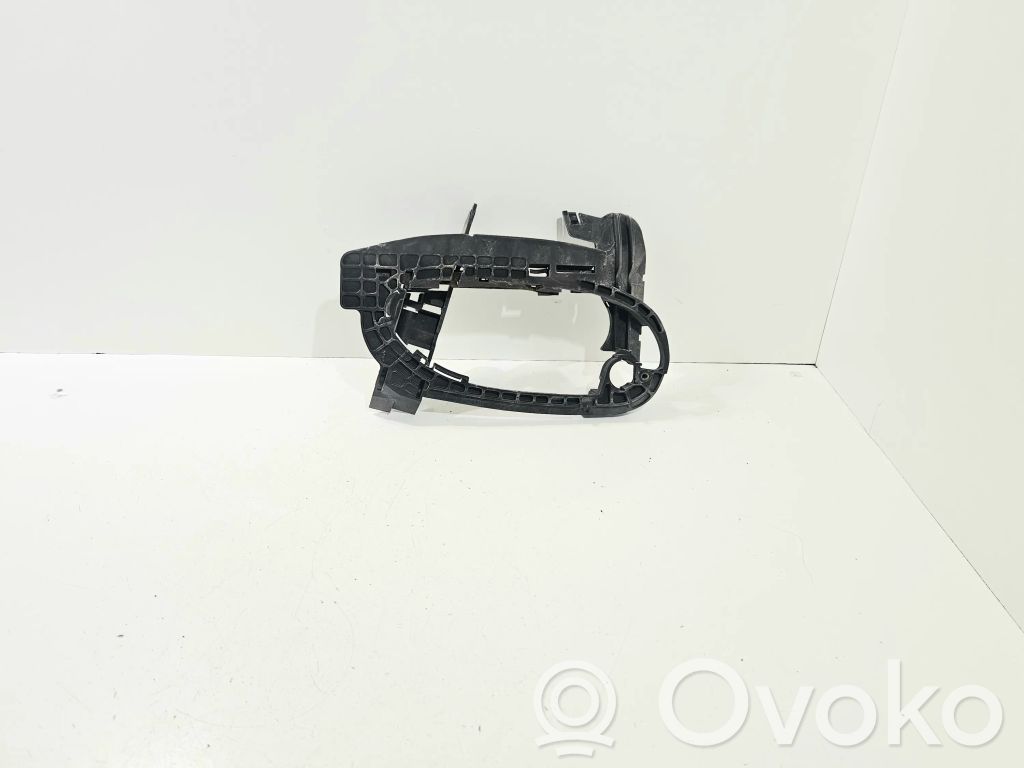 BMW 7 E65 E66 Halterung Türgriff vorne 