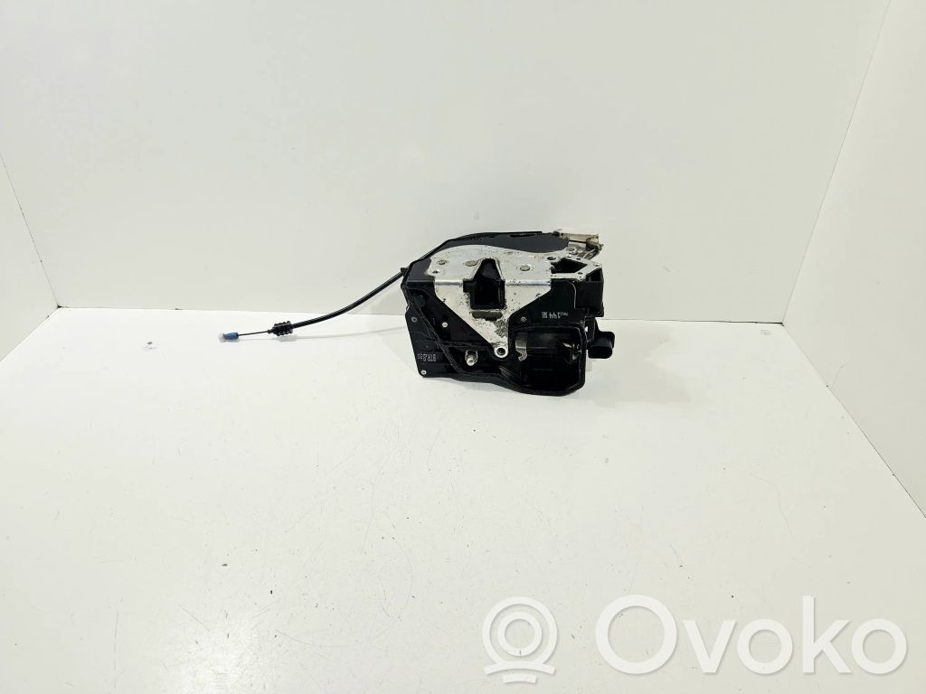 BMW 7 E65 E66 Priekšpusē slēdzene 