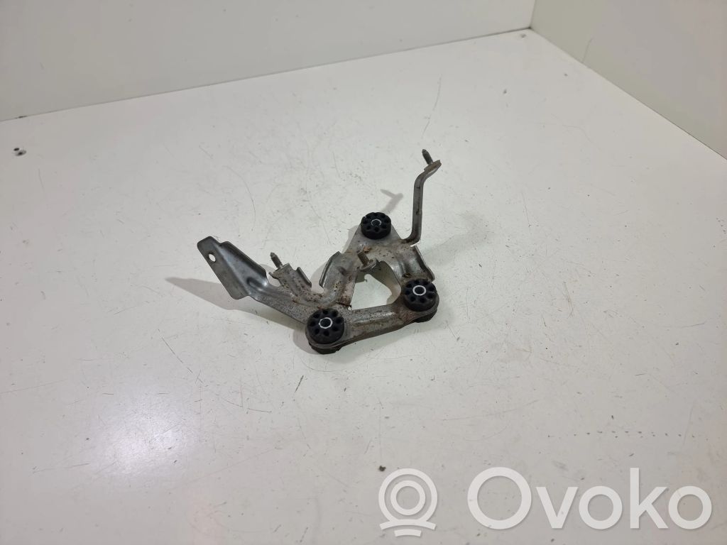 BMW 3 E92 E93 ABS-pumpun kiinnike 
