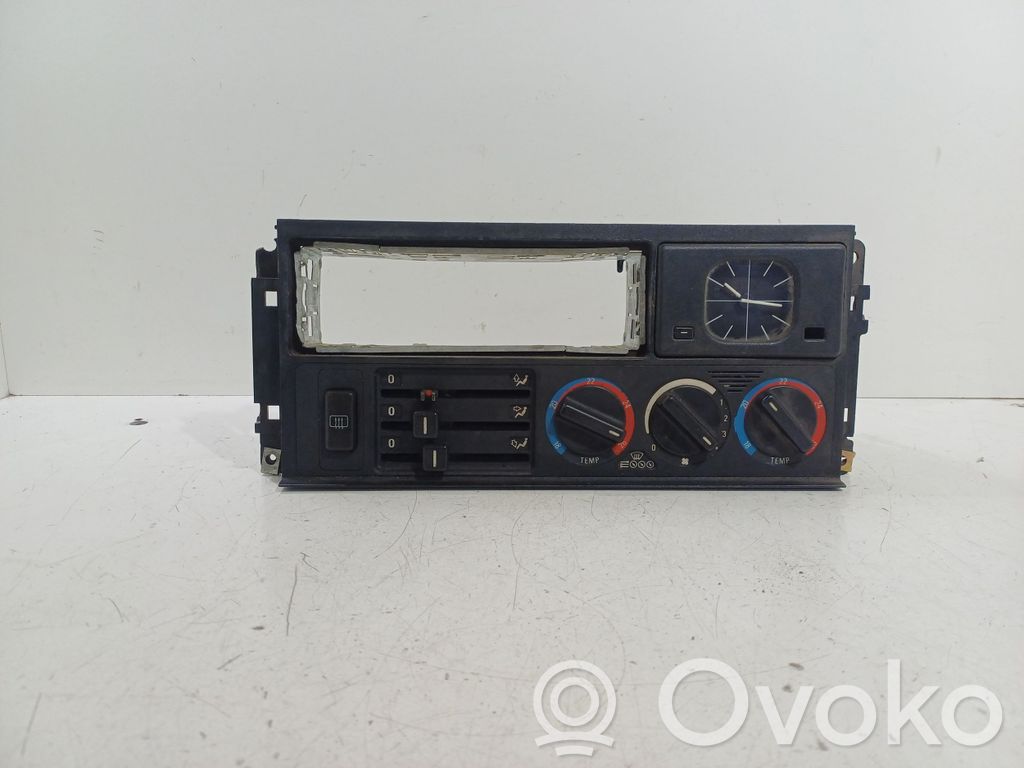 BMW 5 E34 Climate control unit 