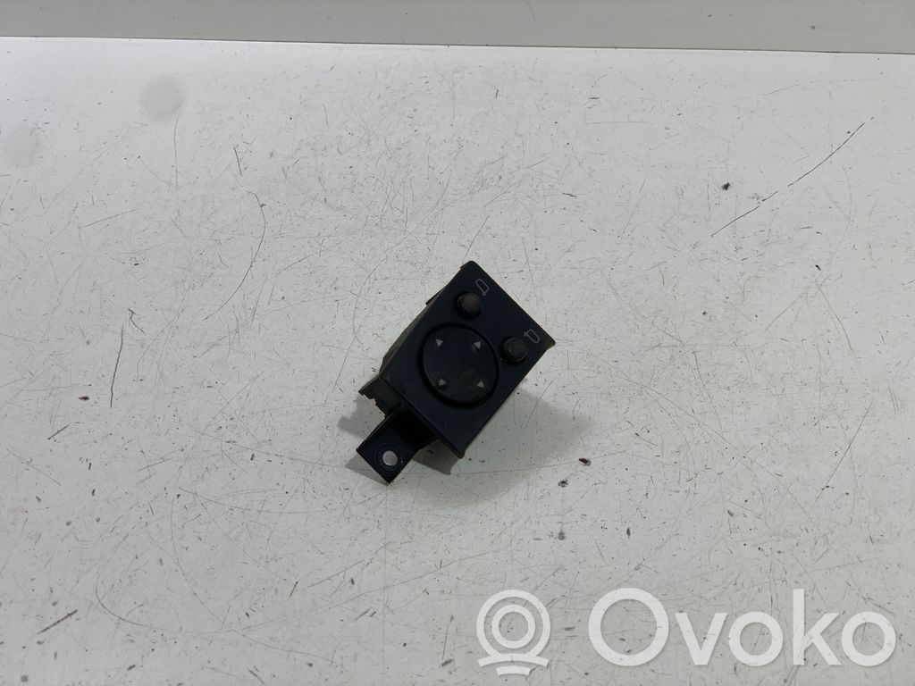 Volkswagen Golf III Wing mirror switch 