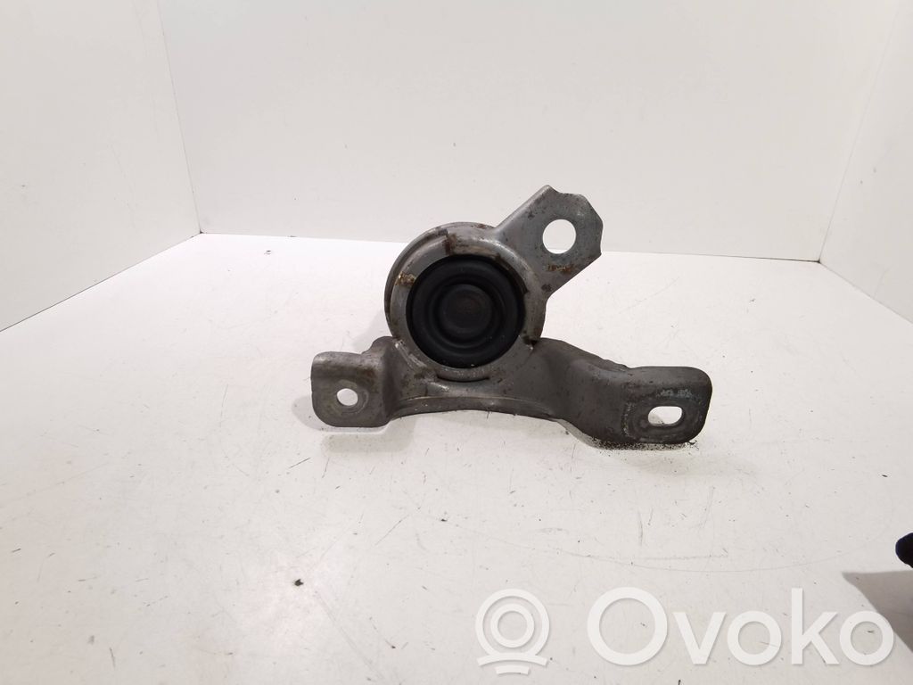 Land Rover Freelander 2 - LR2 Engine mount bracket 