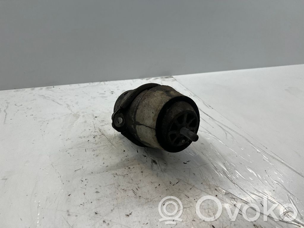 Porsche Cayenne (92A) Engine mount bracket 