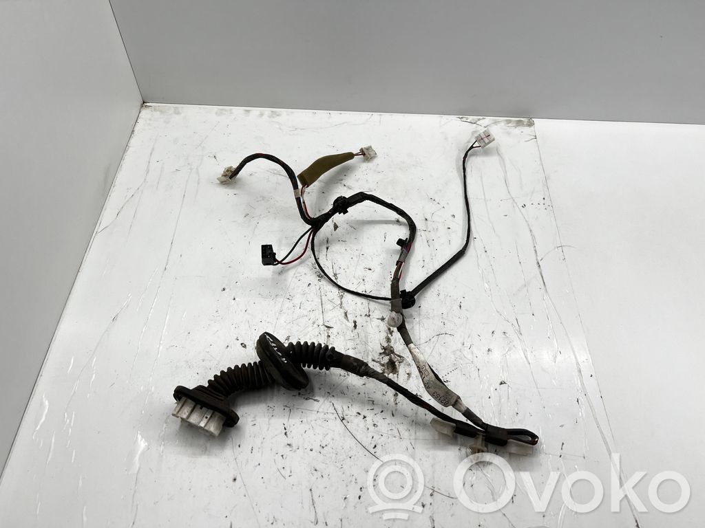 Toyota RAV 4 (XA30) Wiązka przewodów drzwi tylnych 