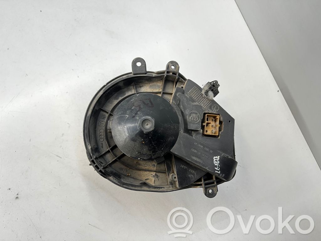 Audi A4 S4 B6 8E 8H Lämmittimen puhallin 