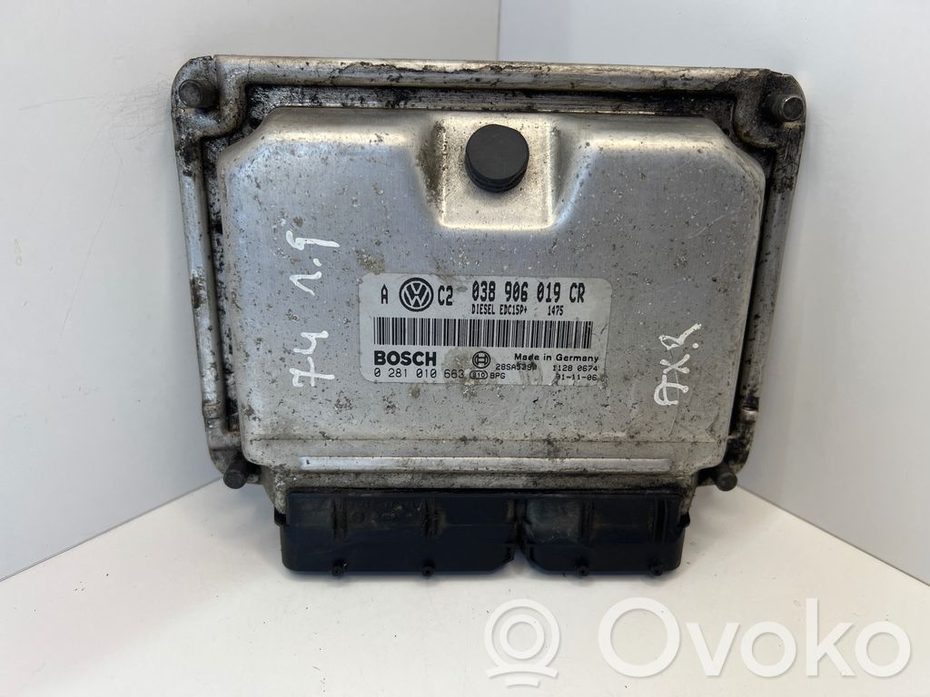 Volkswagen Golf IV Engine control unit/module 