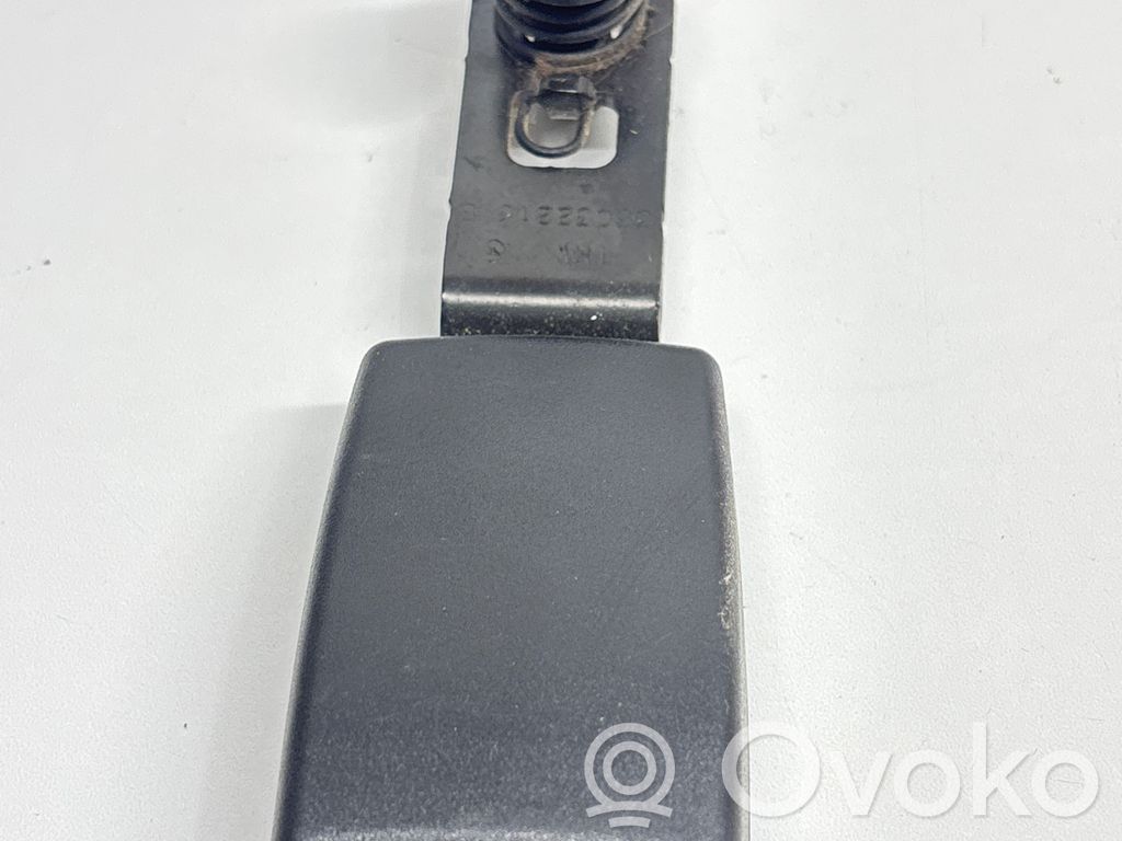 Volkswagen Touran I Rear seatbelt buckle 