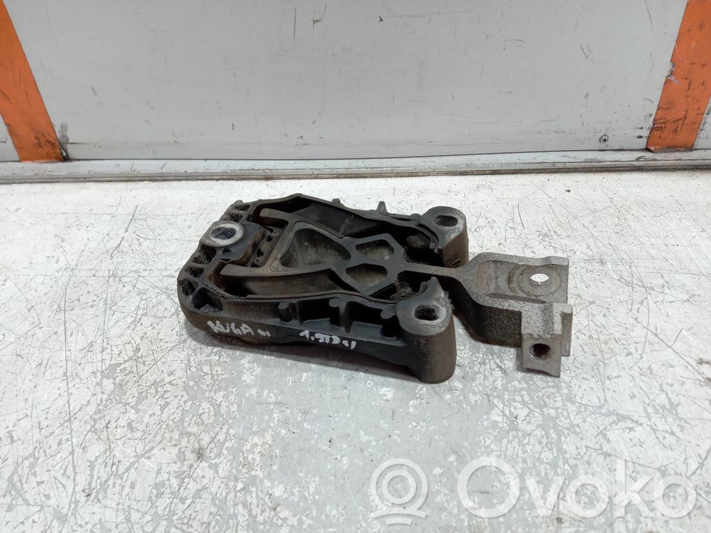 Ford Kuga III Vaihdelaatikon kiinnitys 