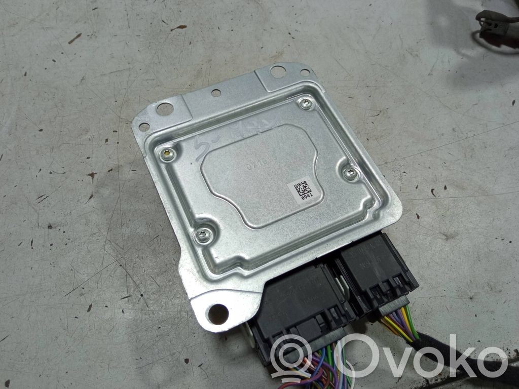 Airbag control unit/module   E1GT14B321BD