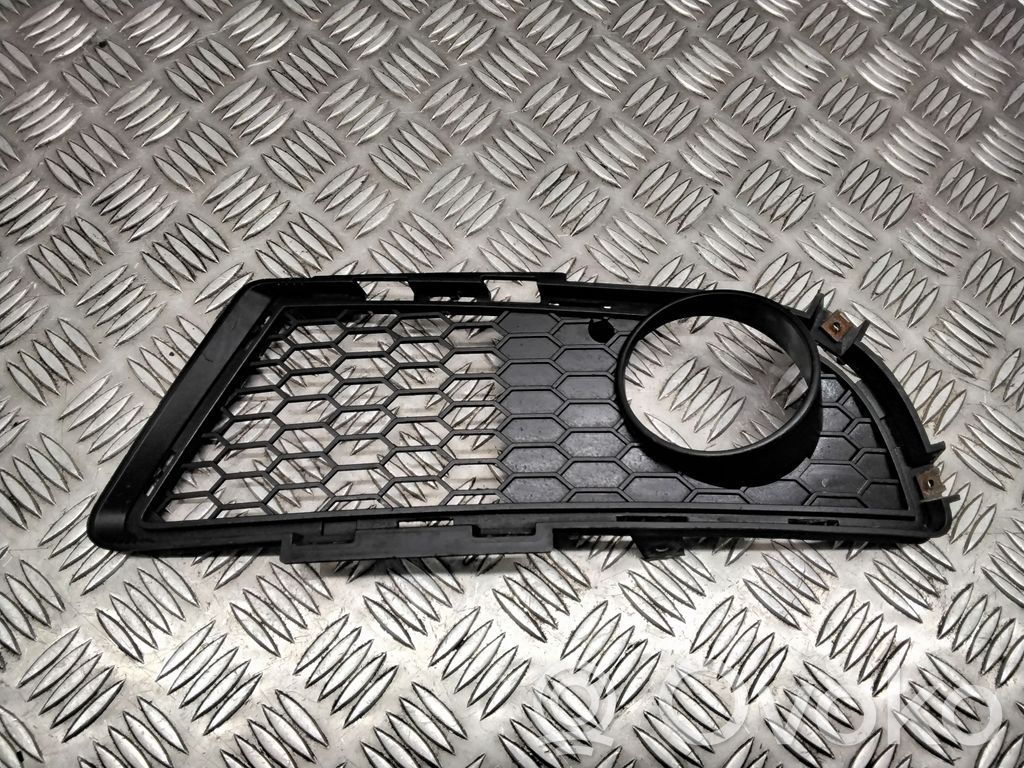 BMW 3 E90 E91 Etupuskurin alempi jäähdytinsäleikkö 