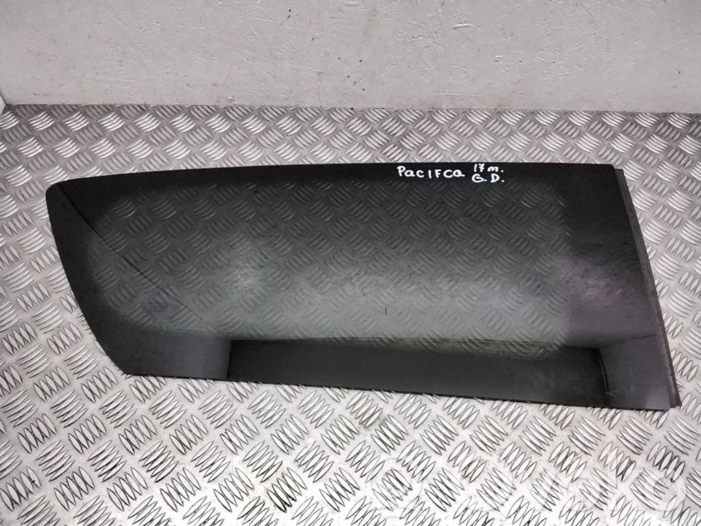Chrysler Pacifica Rear side window 