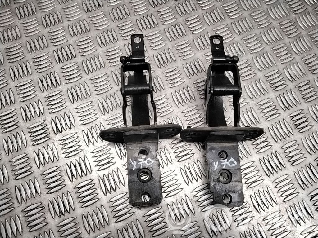 Volvo V70 Tailgate/trunk/boot hinge 