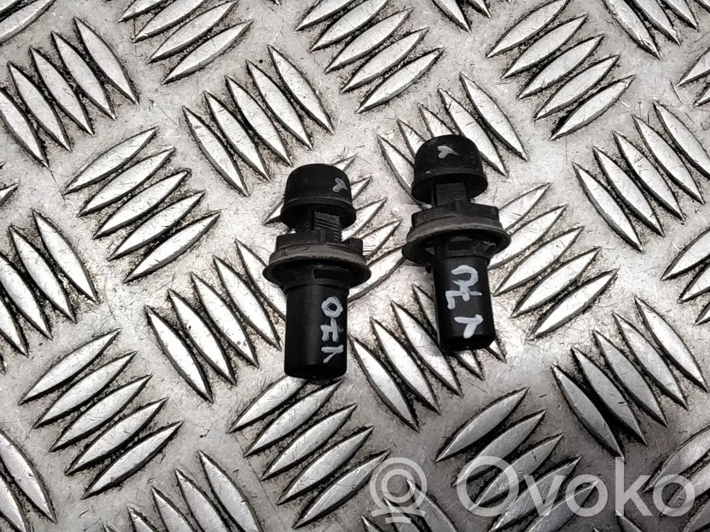 Volvo V70 Tailgate/trunk/boot lid buffer 
