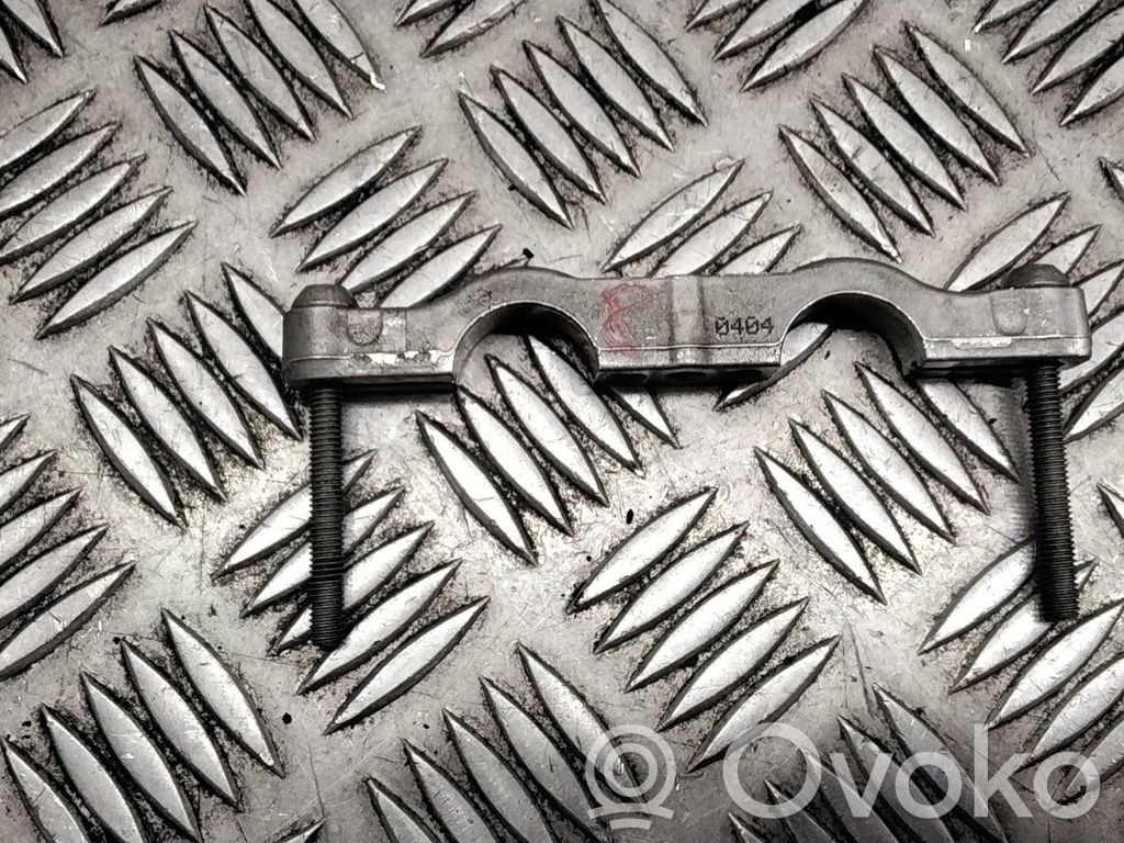 Volkswagen Touareg II Camshaft holder bracket 