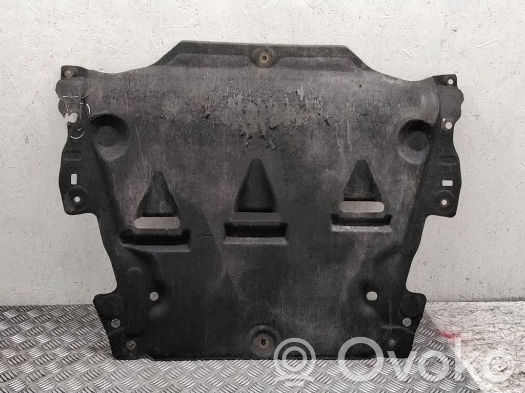 Volvo V70 Engine splash shield/under tray 
