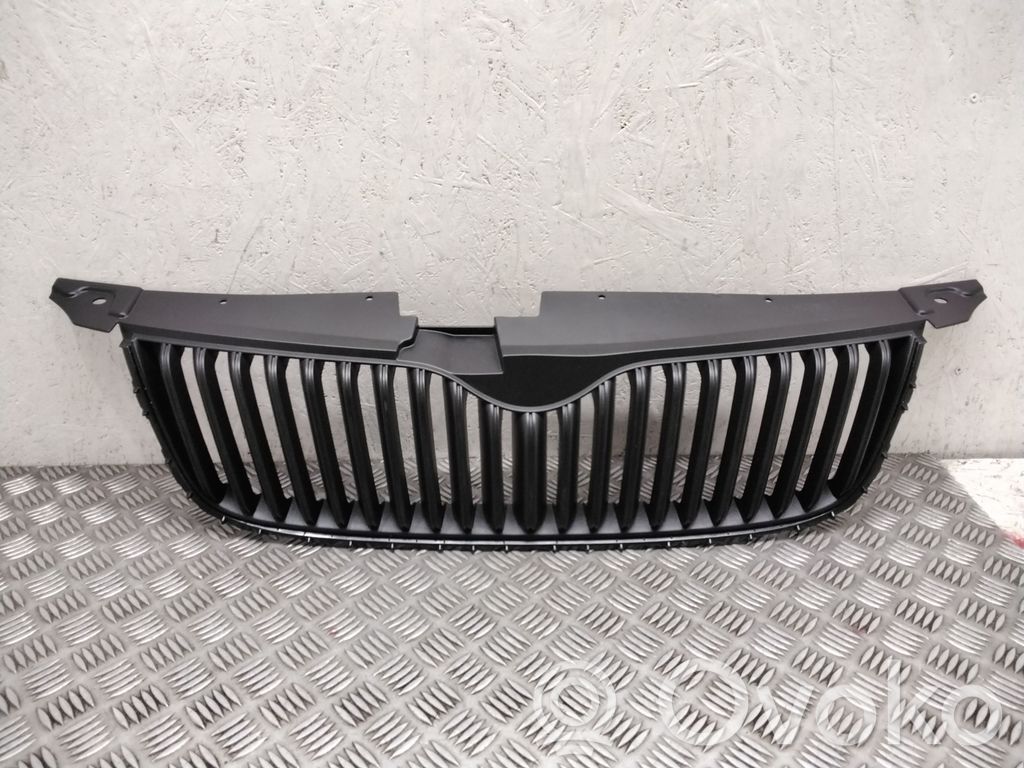 Skoda Yeti (5L) Atrapa chłodnicy / Grill 
