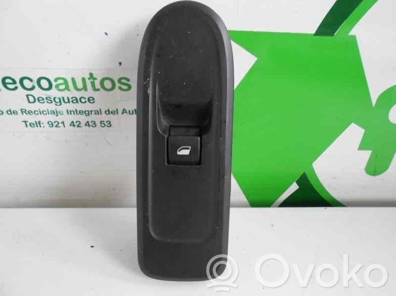 Peugeot 308 Electric window control switch 