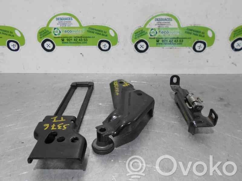 Opel Combo C Tailgate/trunk/boot hinge 