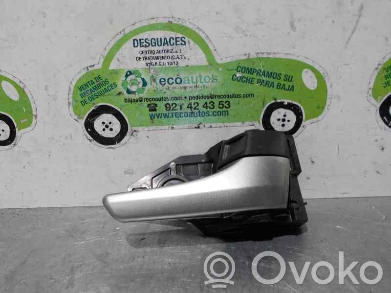 Toyota Prius (XW30) Внутренняя ручка 
