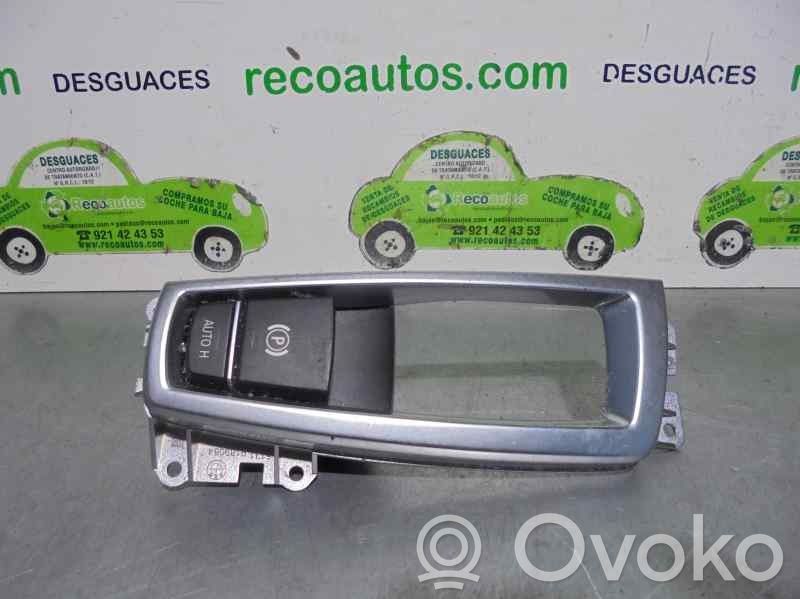 Hand brake release handle   915999705