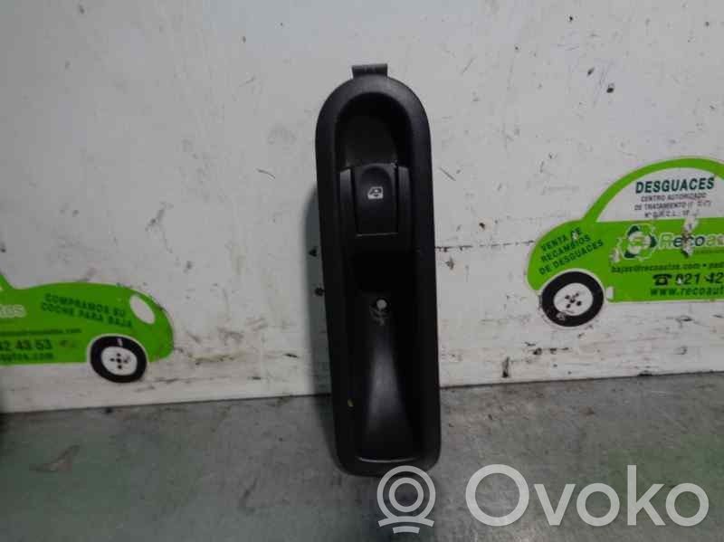 Renault Modus Electric window control switch 