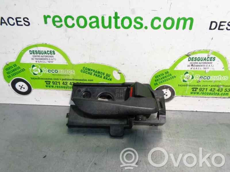 Hyundai i10 Manecilla interna puerta delantera 