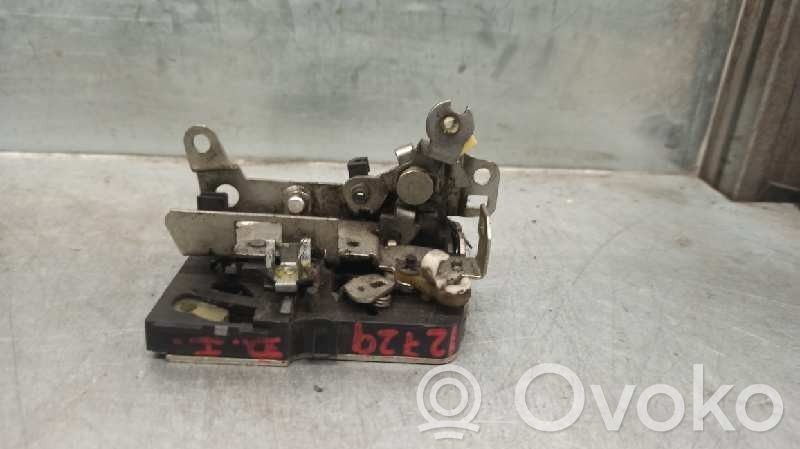 Iveco Daily 4th gen Etuoven lukko 