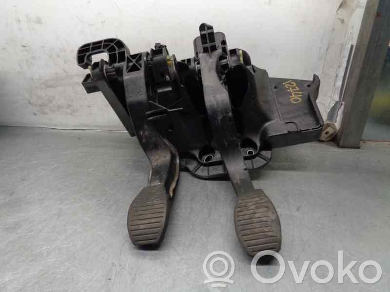Opel Combo D Pedal de freno 