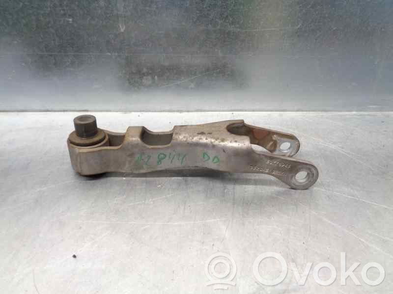 Volvo C30 Engine mount bracket 