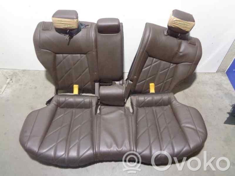 Infiniti FX Takaistuin 
