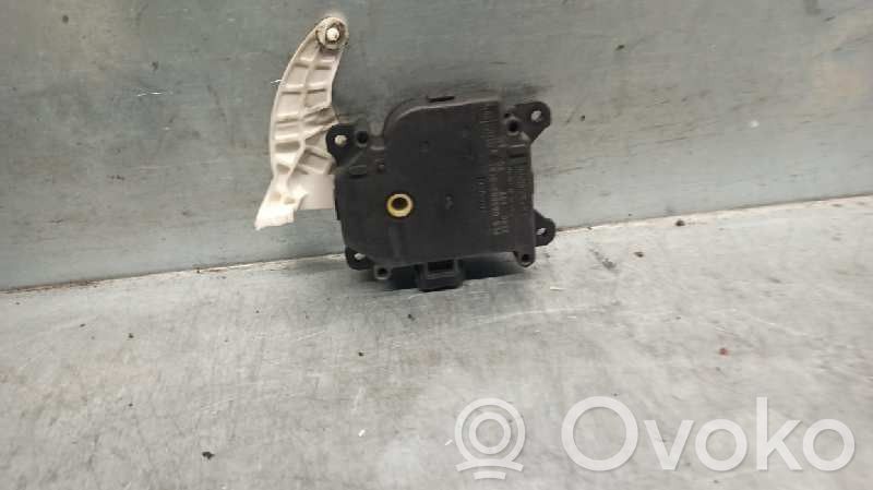 Toyota Prius (XW30) Вентилятор печки 