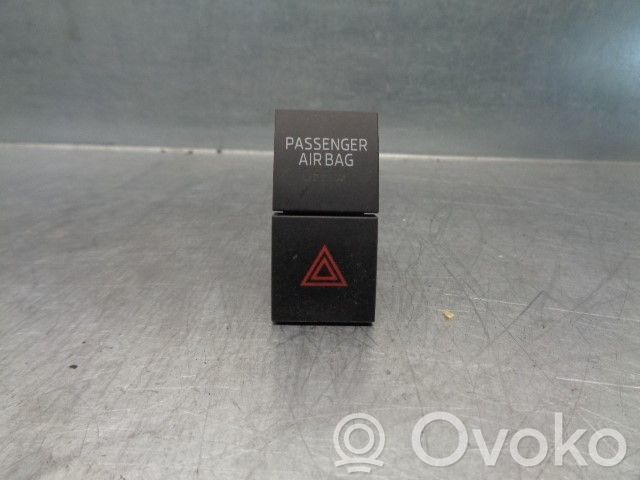 Skoda Rapid (NH) Botón interruptor de luz de peligro 